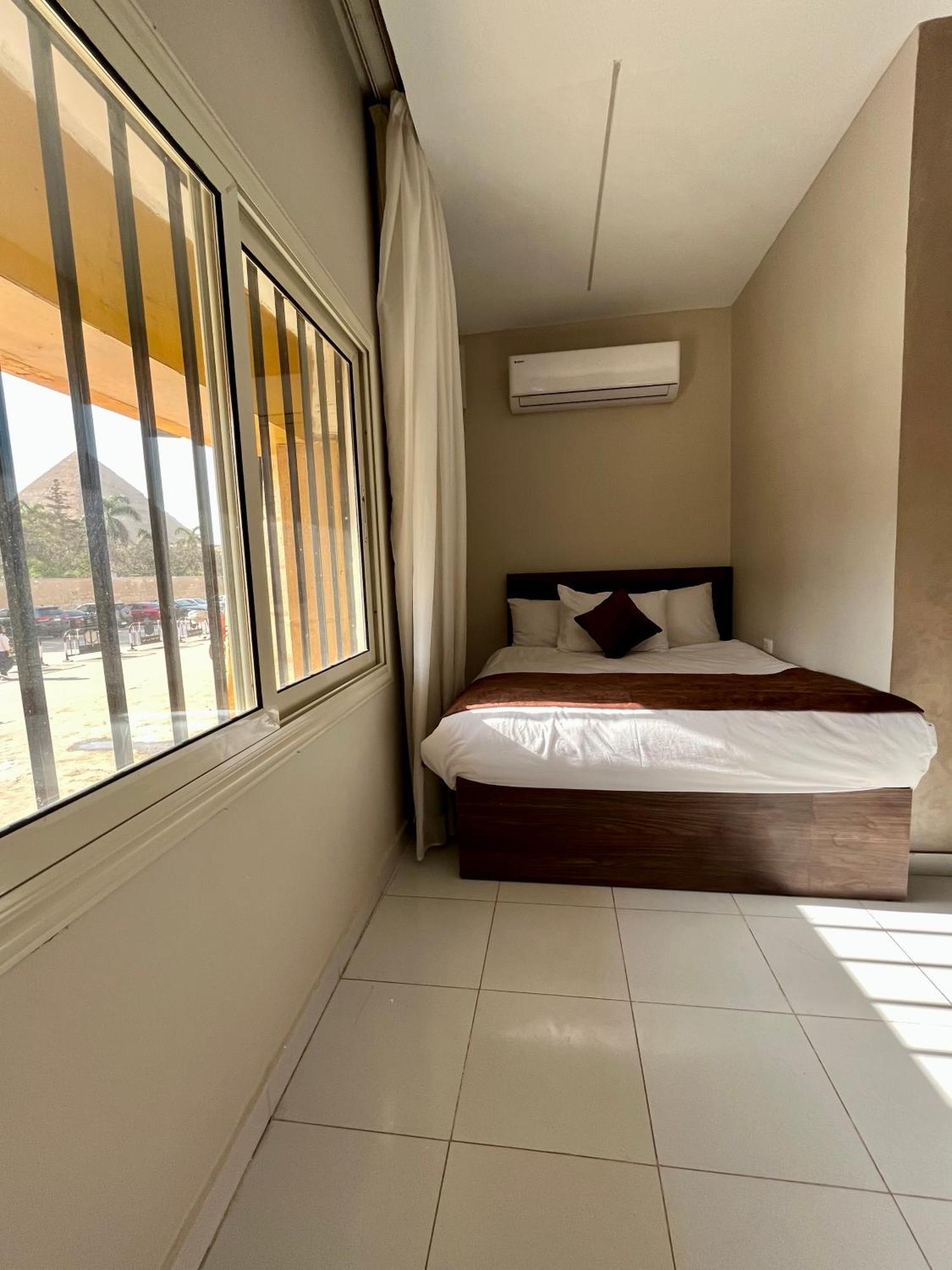 Shadow Pyramids Suites And Jacuzzi Kafret el-Gabal 外观 照片