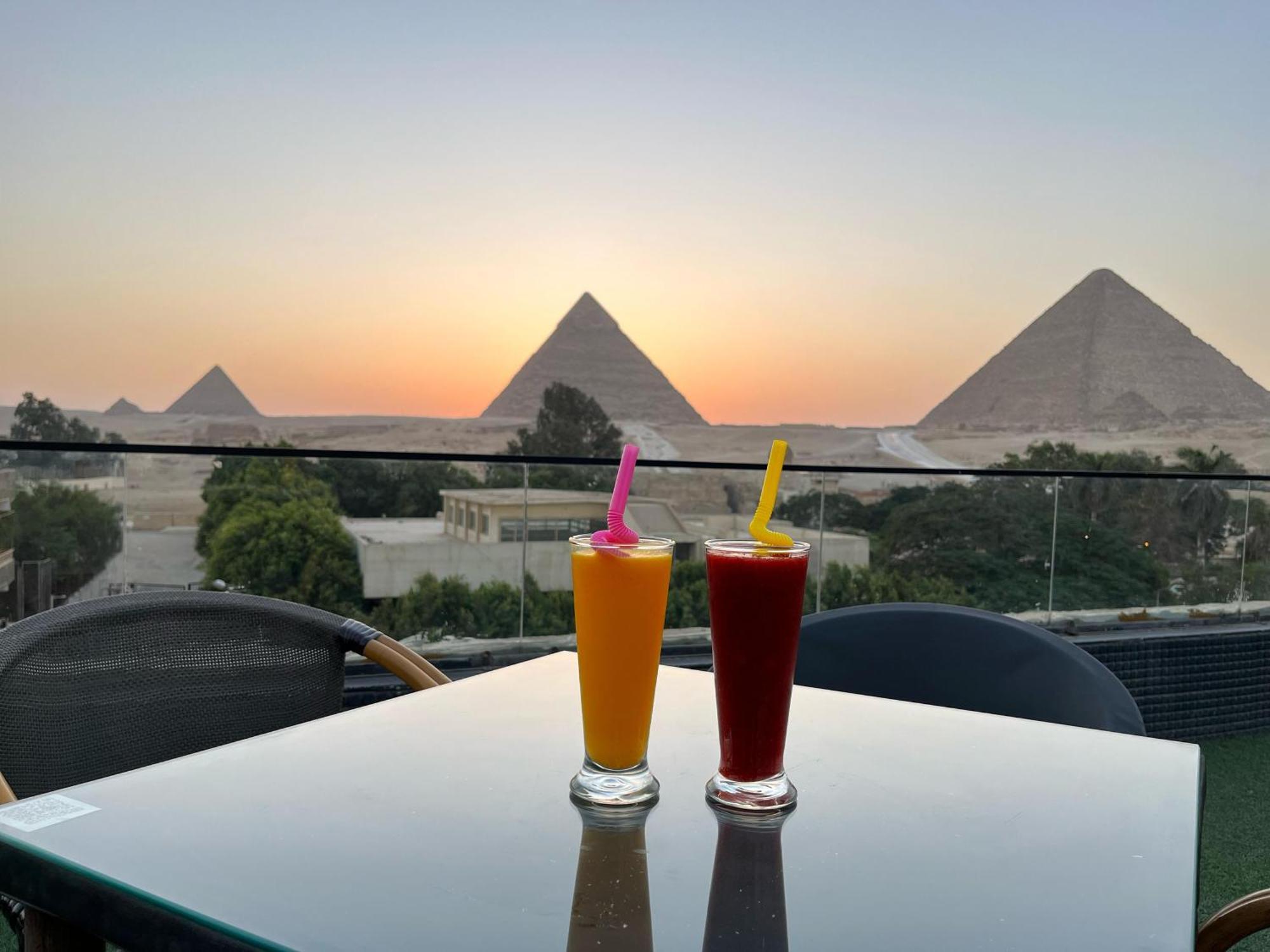Shadow Pyramids Suites And Jacuzzi Kafret el-Gabal 外观 照片